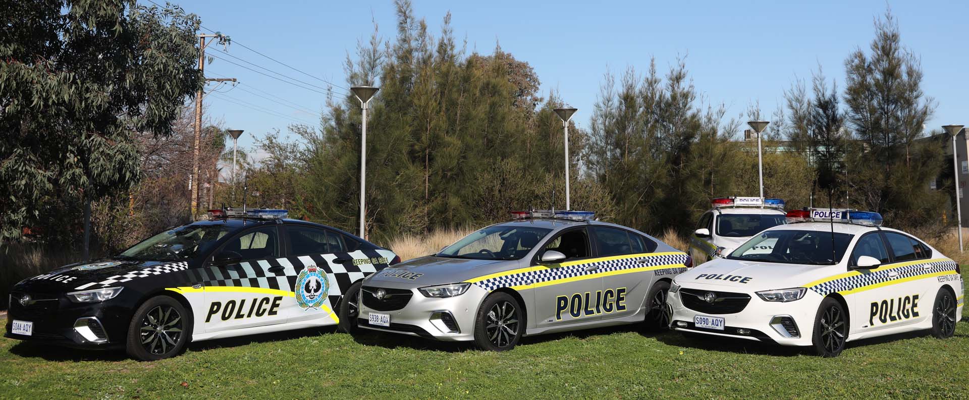 HOLDEN’S NEW COMMODORE RECRUITED BY SA POLICE - JUST CARS